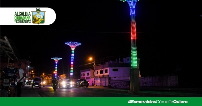 El Jolgorio se ilumina y transforma el acceso a Esmeraldas en un nuevo atractivo tur&iacute;stico