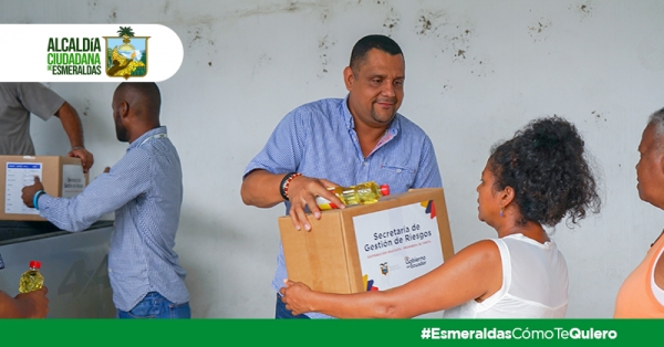 Alcalde entrega ayuda humanitaria a damnificados de Los Mangos