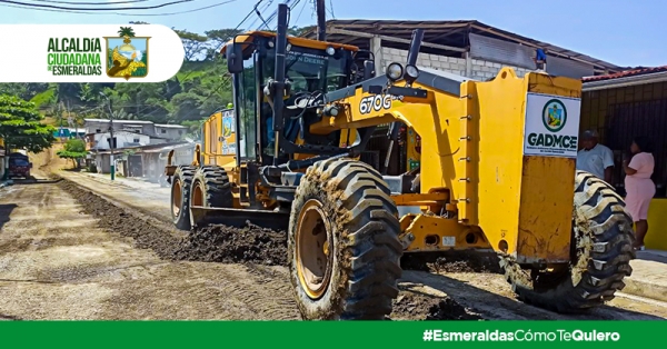 Trabajamos en el mejoramiento de calles en la Parroquia Rural San Mateo